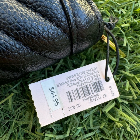 Large Wallet with Zip Victoria’s Secret - Picture 2 of 4